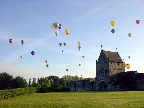 TOURS019.jpg