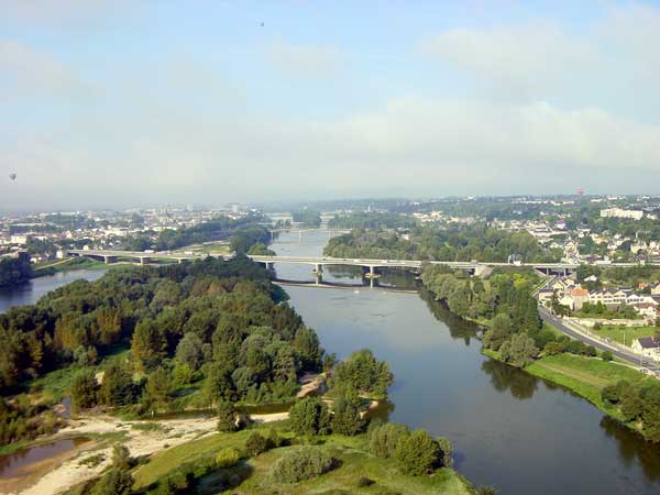 TOURS060.jpg