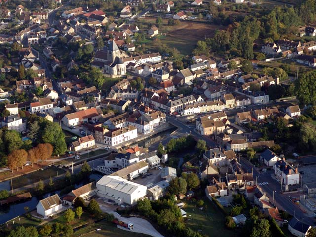 cepoy-centre.jpg